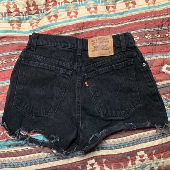 Vintage orange tab Levi’s Black Distressed Denim Shorts size 27 - Picture 5 of 6